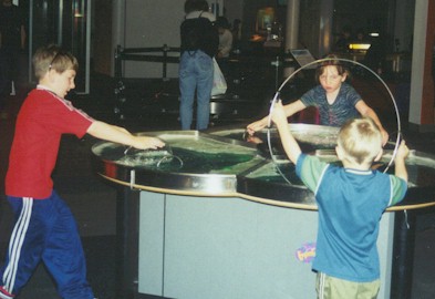 Bubbles - Science Center.jpg (30107 bytes)