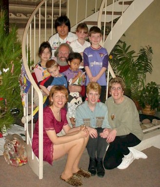 12.26 dad & fam.jpg (46913 bytes)